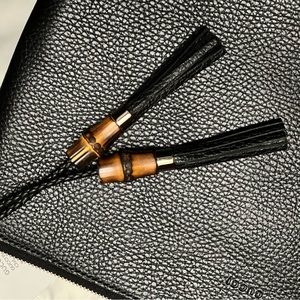 AUTHENTIC! Gucci Pebbled Calfskin Bamboo Clutch